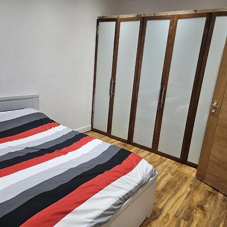 2 Bedroom Flat - Travel Direct To Heathrow/Central Londres Exterior foto